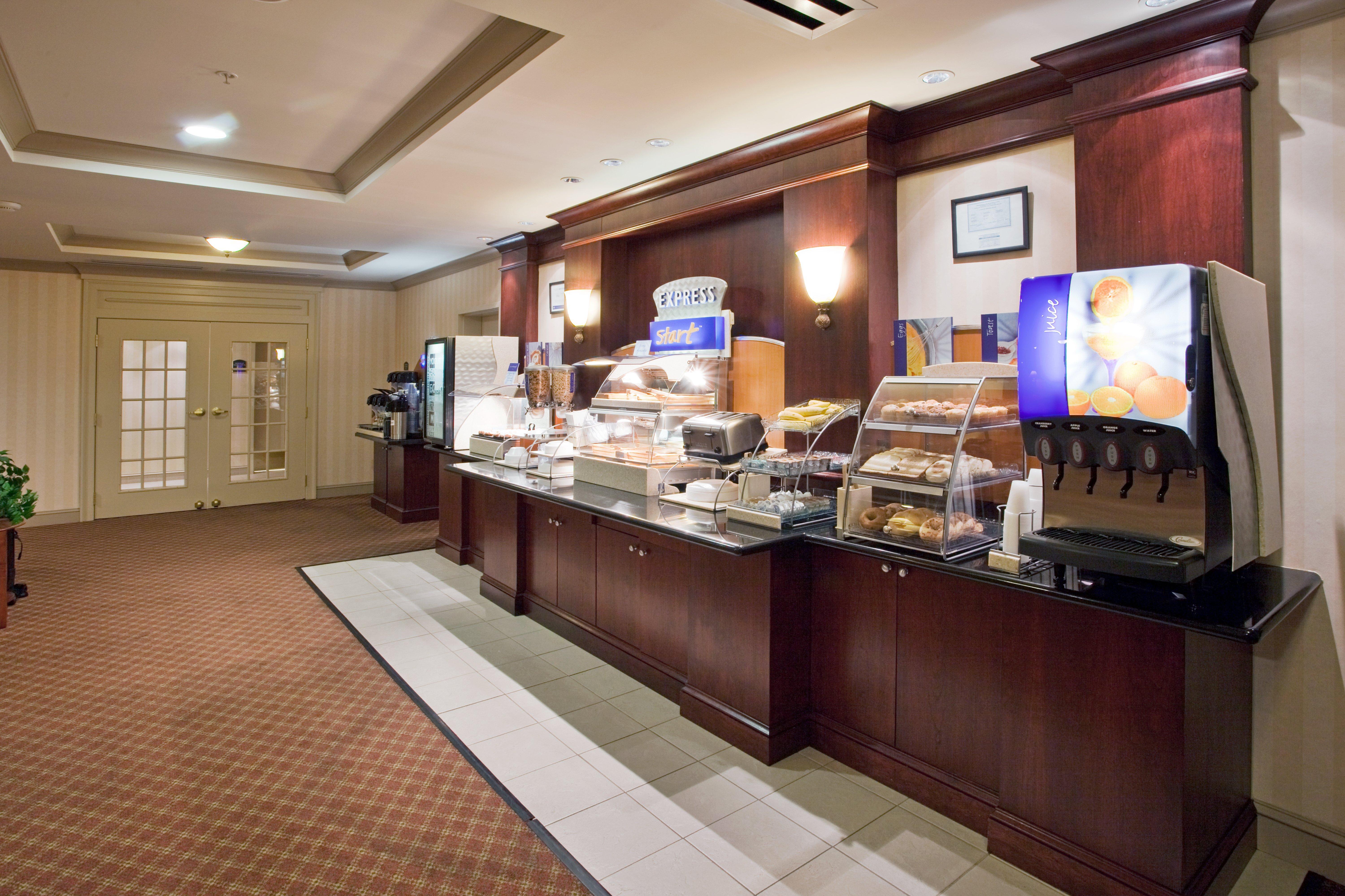 Holiday Inn Express Hotel & Suites Drums-Hazelton By Ihg Esterno foto