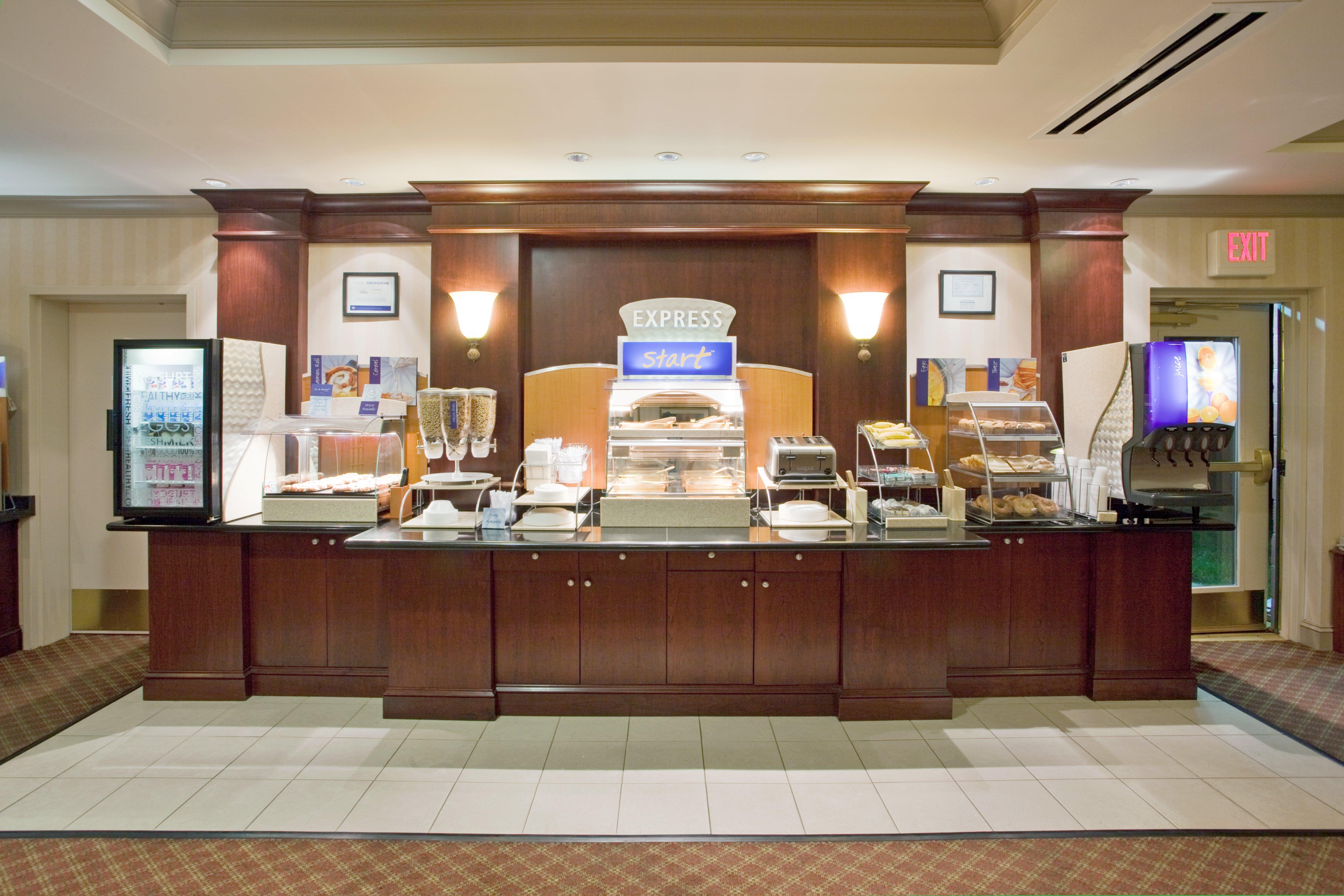 Holiday Inn Express Hotel & Suites Drums-Hazelton By Ihg Esterno foto