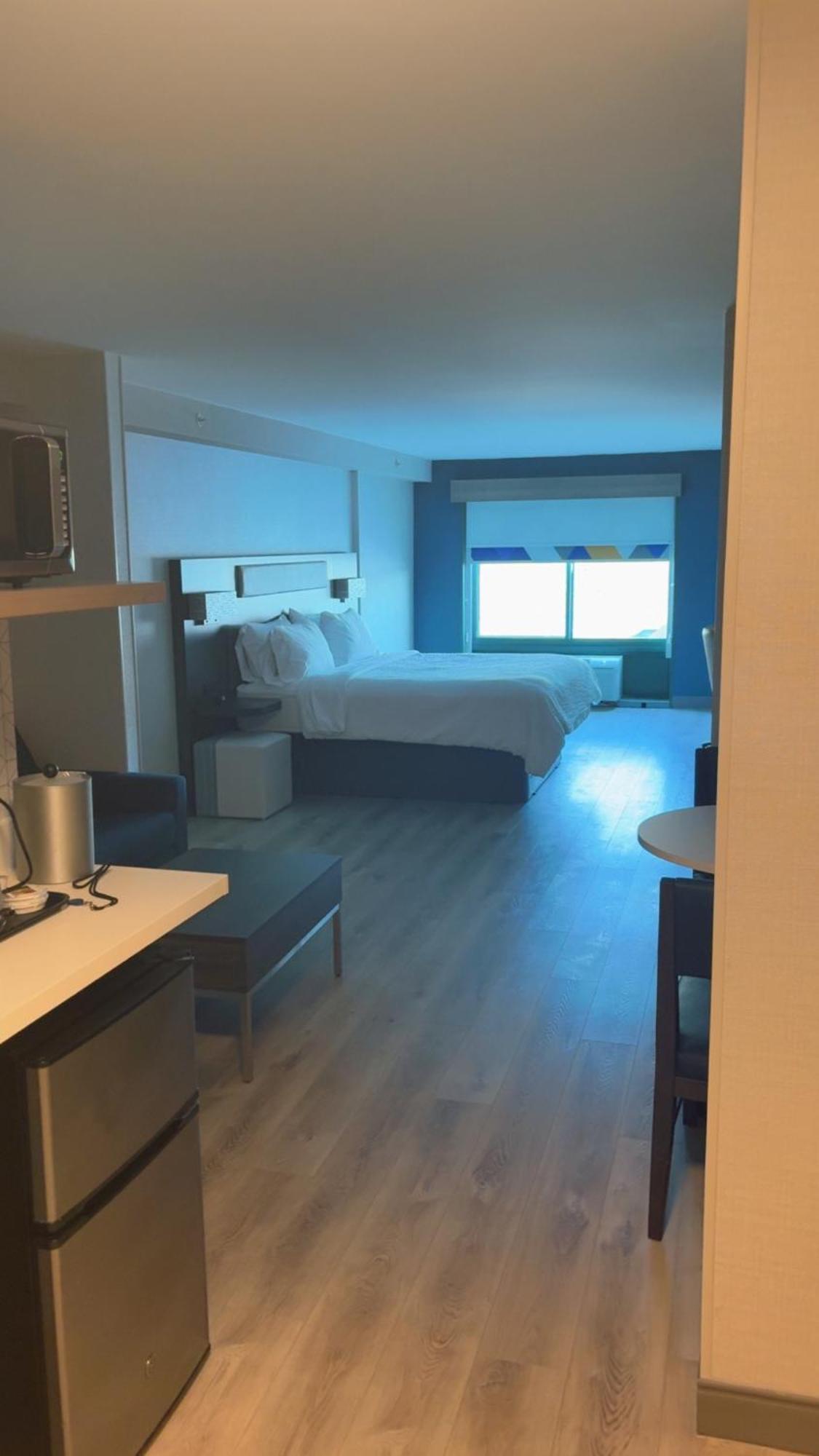 Holiday Inn Express Hotel & Suites Drums-Hazelton By Ihg Esterno foto