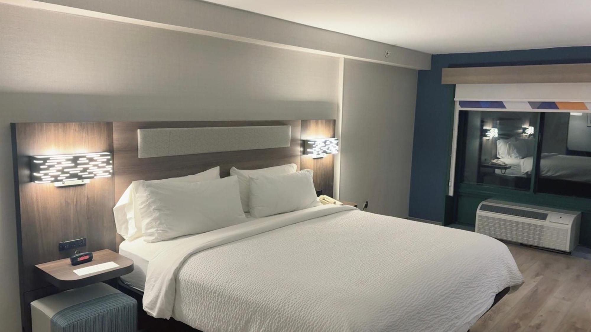 Holiday Inn Express Hotel & Suites Drums-Hazelton By Ihg Esterno foto
