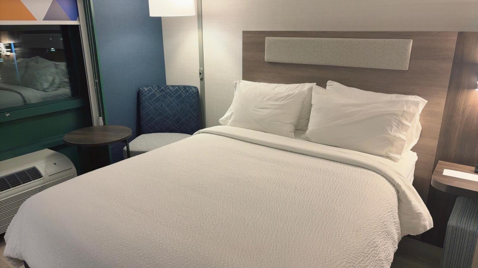 Holiday Inn Express Hotel & Suites Drums-Hazelton By Ihg Esterno foto
