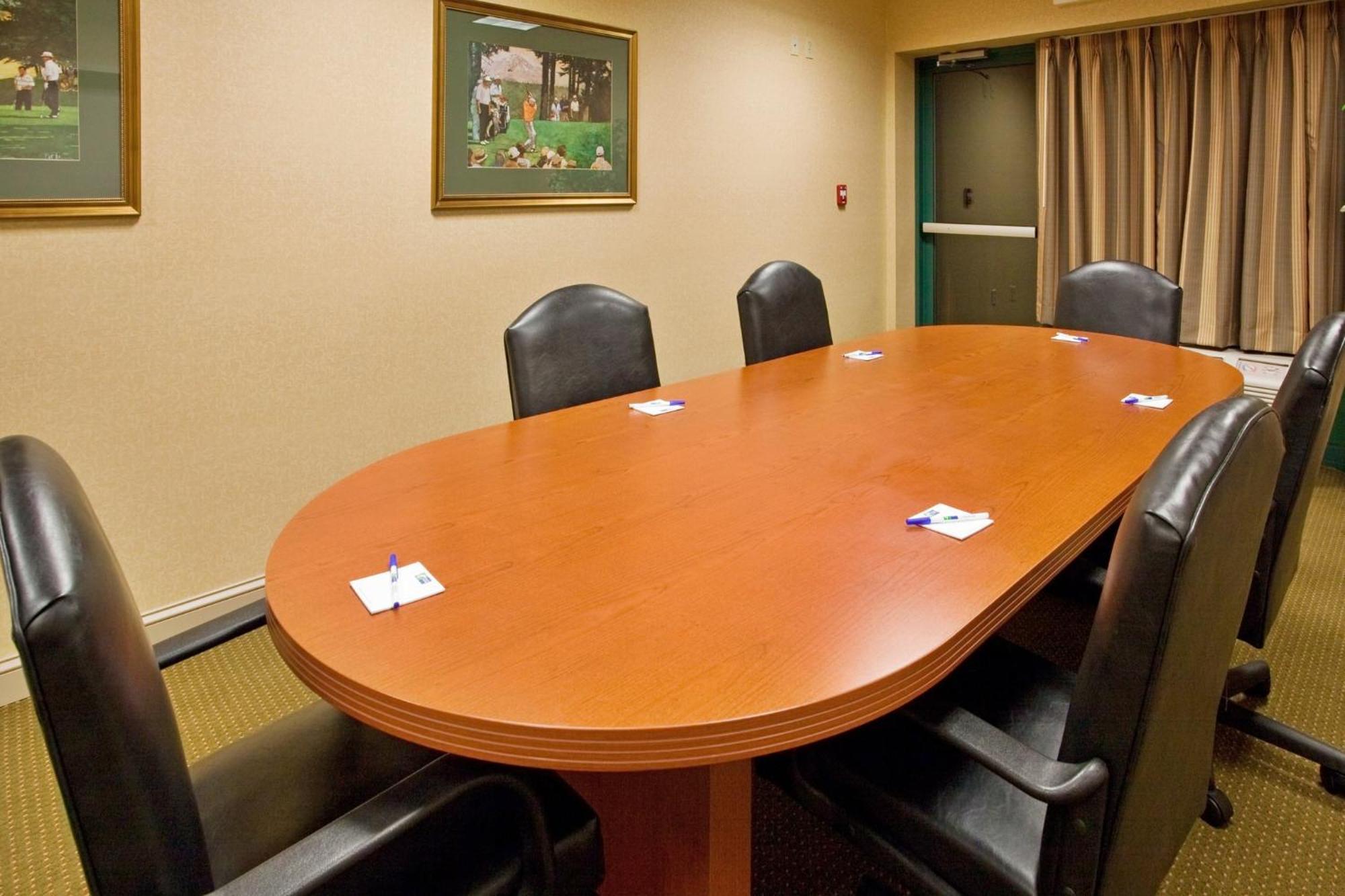 Holiday Inn Express Hotel & Suites Drums-Hazelton By Ihg Esterno foto
