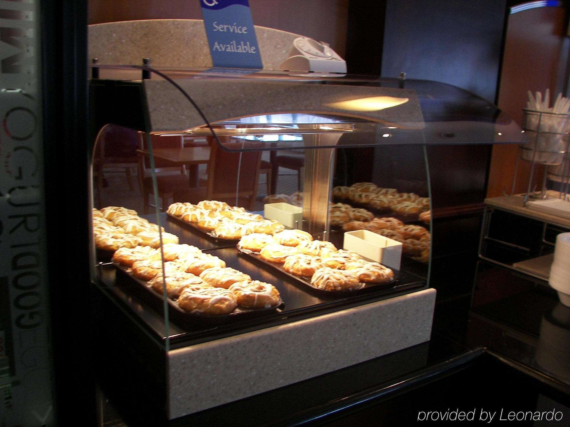 Holiday Inn Express Hotel & Suites Drums-Hazelton By Ihg Esterno foto